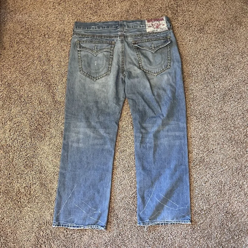 True Religion Straight Leg Big Bobby T Light Wash Blue Denim Jeans 42x33 (42x32)